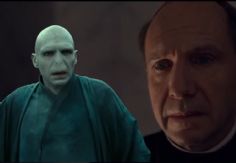 Foto ilustrativa de nota Saltó a la fama como Voldemort en "Harry Potter" y acaba de estrenar "Cónclave", pero tiene una película que todos olvidaron