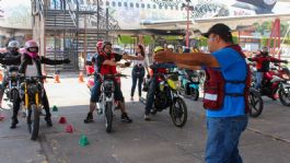 Foto que representa a Semovi capacita a más de 2,486 personas en la motoescuela