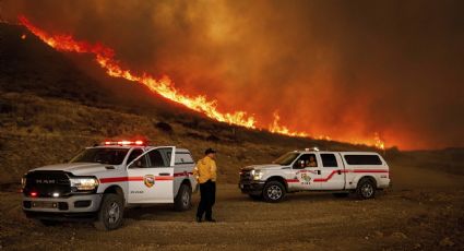 Evacúan a 50,000 por nuevos incendios en California; VIDEOS exhiben paisajes apocalípticos