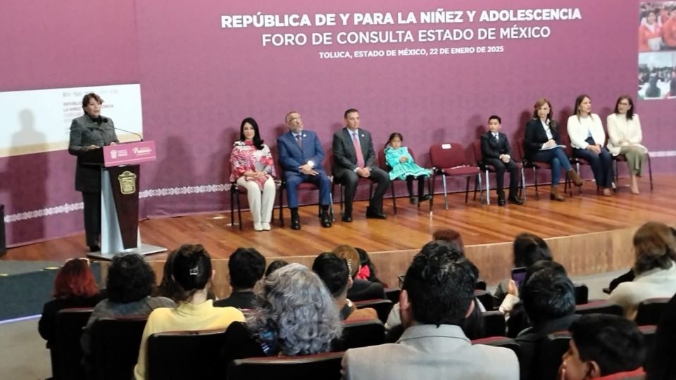 Durante la campaña a la gubernatura mexiquense el 4 de mayo del 2023 firmó en pacto por la Primera Infancia