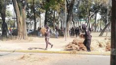 Estudiantes de la Prepa 2 bloquean Circuito Interior con barricadas y lanzan cohetones