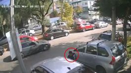 Foto que representa a Captan a delincuente dando cristalazo a un coche a plena luz del día en Naucalpan | VIDEO