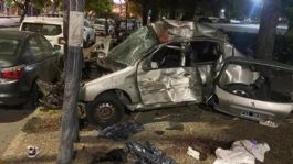 Foto que representa a Automovilista que jugaba "arrancones" embistió a una familia que cruzaba la calle, mató a una madre y su hija