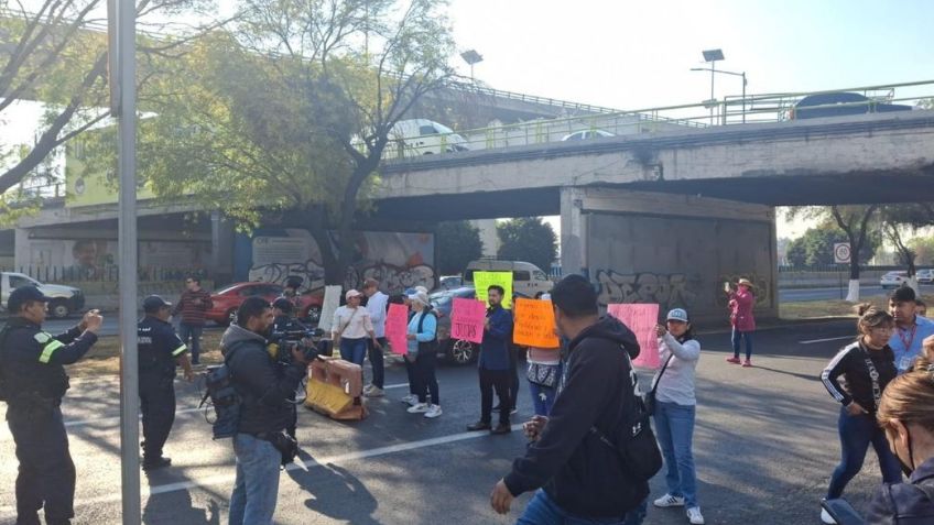 Bloquean Periférico Norte, a la altura de la manzana de Roma; trabajadores se manifiestan por despidos injustificados