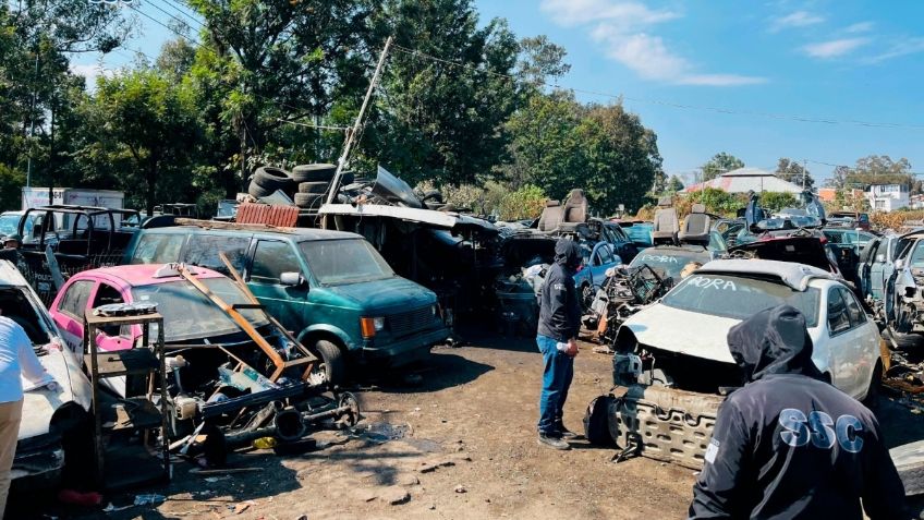 Integrantes del SSC y fuerzas del orden cumplimentaron una orden de cateo en Iztapalapa, aseguraron 150 vehículos