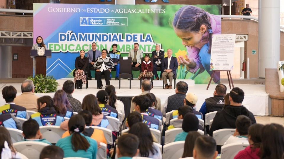 Entre las acciones que se emprenderán, destacan la realización de jornadas de reforestación y limpieza de ríos, así como la continuación del proyecto “Guardianes del Agua”, declaró Tere Jiménez.