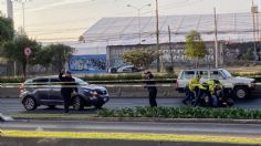 Fuerte accidente en Periférico Sur: joven muere tras derrapar en su motocicleta y estrellarse contra un poste