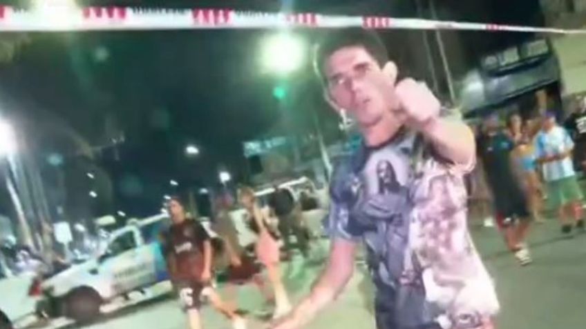 Policía mata a dos asaltantes y la familia se desquita con periodistas: “vinieron a matarnos” | VIDEOS