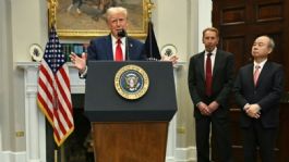 Foto que representa a Trump suspende aranceles a Colombia tras acuerdo migratorio; Petro acepta cuerdo de EU sobre repatriaciones