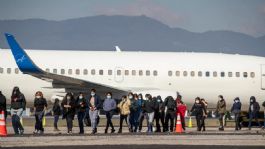 Foto que representa a En seis días, México recibe a 4 mil migrantes deportados de EU