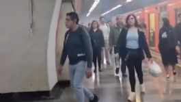 Foto que representa a ¿Qué pasó en la Línea 7 del Metro hoy, 28 de enero? Reportan retrasos y aglomeración de usuarios