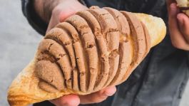 Foto que representa a Croncha, la receta viral que combina el croissant con la concha después del triunfo de "Johanne Sacreblu" en internet