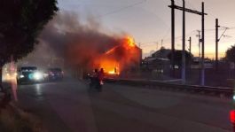 Foto que representa a Se incendia vieja estación del tren en Cuautitlán: bomberos y Protección Civil laboran