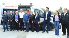 Foto que representa a Da bienvenida Américo a repatriados y recorre Centro de Atención en Reynosa