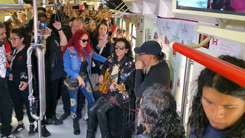 Alex Lora y Chela Lora sorprenden a usuarios del tren Suburbano de la CDMX con concierto gratis en los vagones