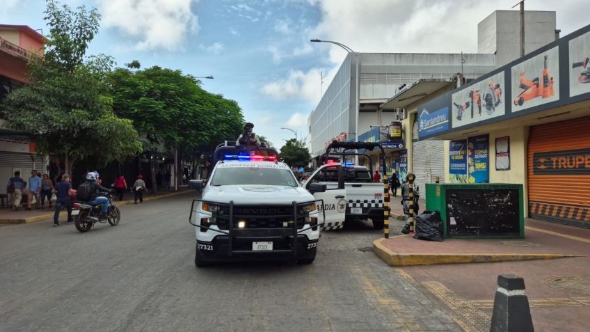 Balacera en centro de Villahermosa deja 3 detenciones; intentaron esconderse en el techo del mercado