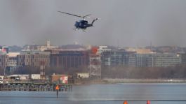 Foto que representa a Controlador aéreo en accidente de Washington estaba haciendo el trabajo de dos personas, revelan investigaciones