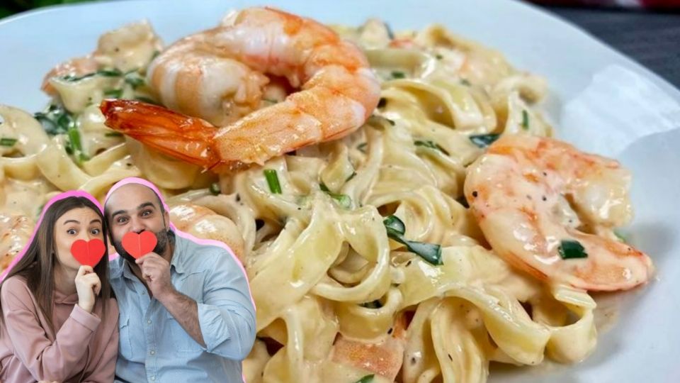 Sirve este riquísimo spaghetti con camarones caliente y acompaña con pan de ajo o especias