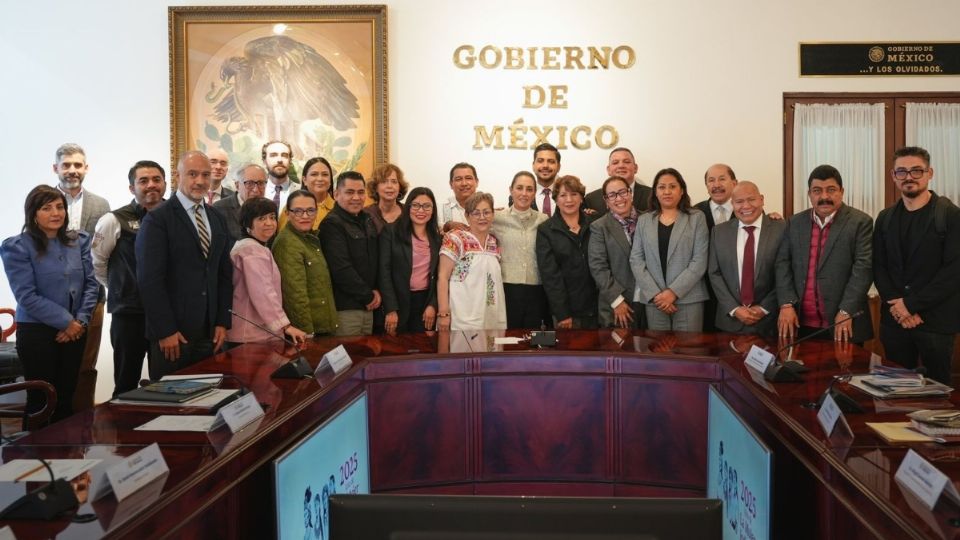 Claudia Sheinbaum estuvo acompañada de presidentes municipales del Estado de México