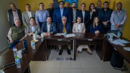 Foto que representa a Gobernador Rocha Moya y empresarios de Mazatlán acuerdan trabajo conjunto por el desarrollo del puerto