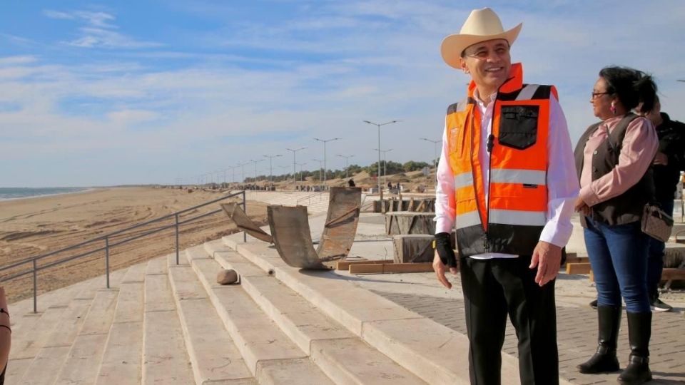 Como parte del compromiso del gobernador Alfonso Durazo con el desarrollo turístico y económico de la entidad, se realizan trabajos de modernización y construcción del nuevo malecón en la playa de Huatabampito