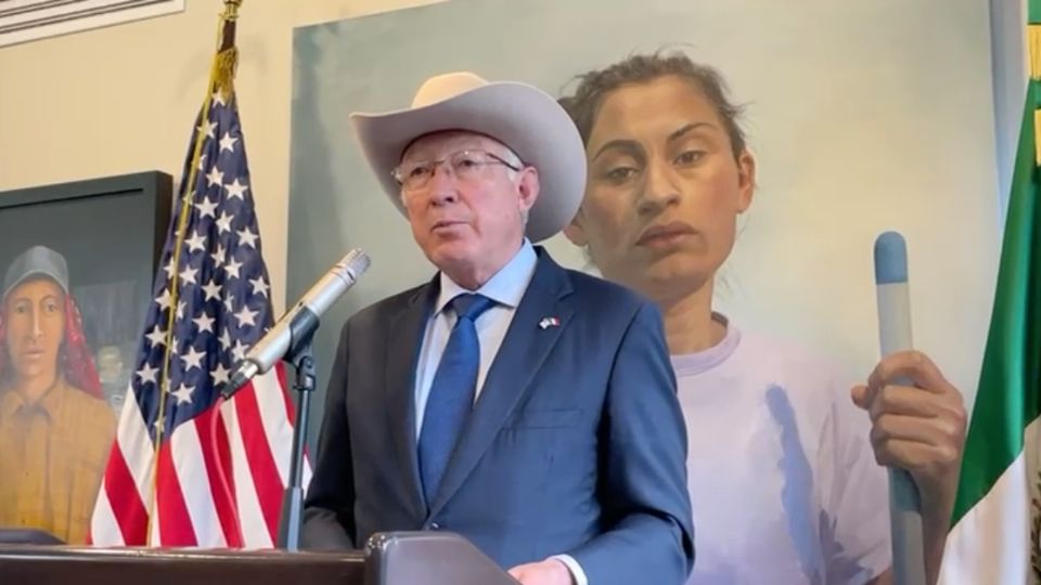 Ken Salazar finalizó su función en la Embajada de Estados Unidos con más de 120 cisitas y 3 años de trabajo