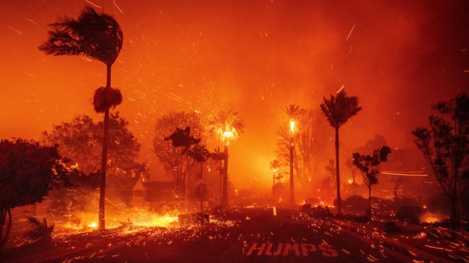 Se registran tres incendios activos que se propagan por California