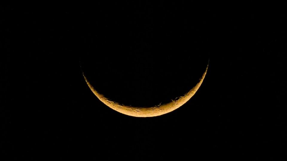 Enero concluyó con el espectáculo que ofreció la luna creciente.