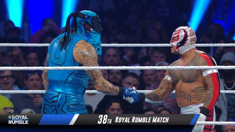 Los peleadores mexicanos hicieron historia al inaugurar el Royal Rumble 2025