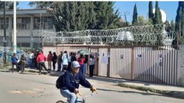 Foto que representa a Madres de familia denuncian a maestro por acoso en escuela primaria de Puebla; exigen destitución de la directora