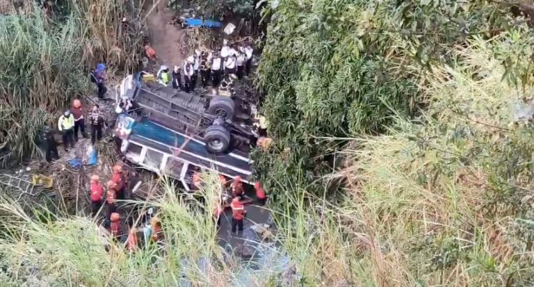 autobus cae barranco