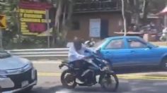 Video del fuerte accidente en carretera México-Cuernavaca, motociclistas salen volando tras chocar auto