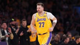 Foto que representa a Así fue el debut de Luka Doncic con los Lakers ¿Cómo lo tomó Lebron James?