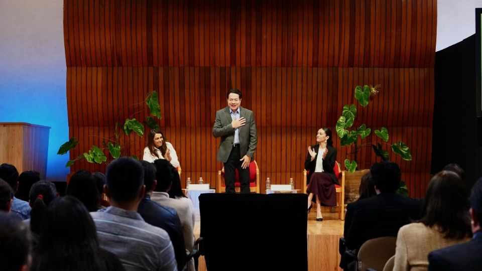 Titular de Educación, Mario Delgado durante conferencia de prensa sobre programa Infancia sin muros