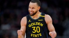 Stephen Curry sorprende al unirse a la oración de los Bucks después de vencerlos | VIDEO