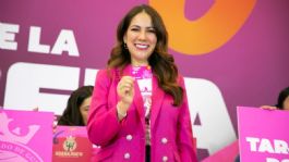 Foto que representa a Inicia Gobernadora entrega de la Tarjeta Rosa, arranca en la ciudad de Guanajuato