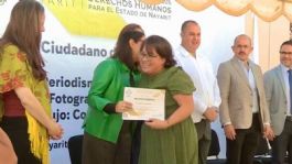 Foto que representa a Karina Cancino es galardonada con el premio “Valores al Periodismo en Derechos Humanos