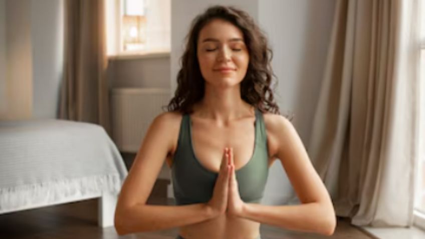 Yoga en 10 minutos: 5 posturas para iniciar la mañana con buena energía