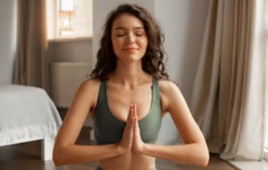 Yoga en 10 minutos: 5 posturas para iniciar la mañana con buena energía