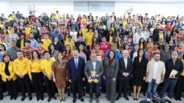 Foto que representa a Apoyan con becas a estudiantes de la Preparatoria 25 de la UANL