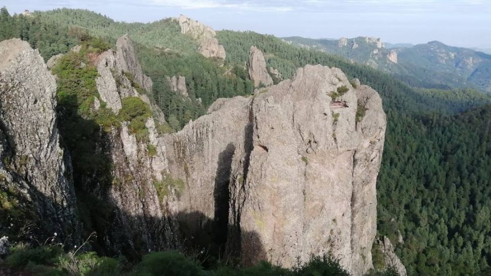 Cae mujer desde lo alto de Peña de La Muela