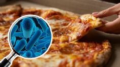 Emiten ALERTA SANITARIA por famosa PIZZA DE QUESO que no debe comerse; está contaminada con plástico