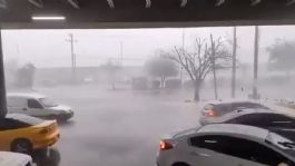 Foto que representa a Grababa una tormenta y le cae un rayo justo a lado en NL | VIDEO