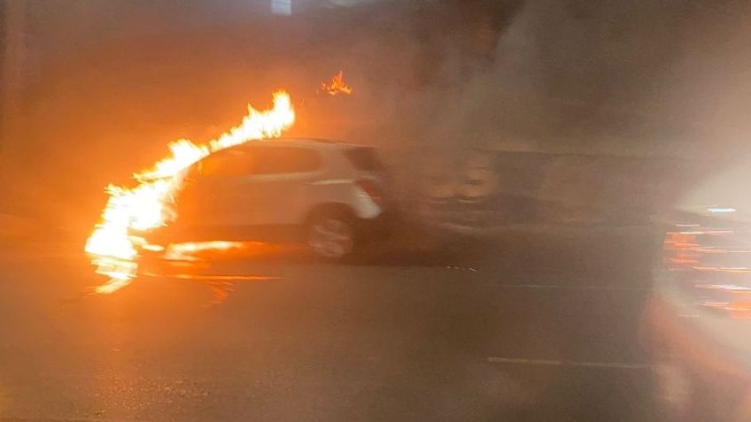 Una camioneta se incendia en Insurgentes Norte, con dirección a la México-Pachuca, y provoca caos vial | VIDEO