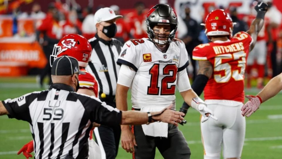 Lo que estás a punto de leer no es un top, son 7 jugadas que marcaron la NFL debido a su controversia e importancia en momentos decisivios en el juego más importante del año