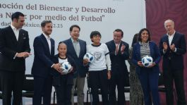 Foto que representa a Firman SEP y FMF carta de intención para fomentar por medio del futbol hábitos de Vida Saludable en planteles escolares