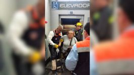 Foto que representa a Rescatan a una mujer atrapada en elevador del Metro Balderas