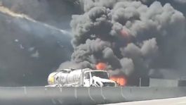 Foto que representa a Pipa explota tras chocar en la México-Querétaro, no hay paso a CDMX: VIDEO