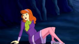 Foto que representa a Murió la Inteligencia Artificial: cómo se vería Daphne de Scooby Doo si fuera real estilo cosplay