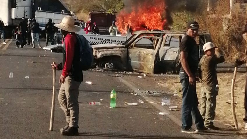 Comuneros incendian dos patrullas durante protestas, exigen presentación de desaparecidos